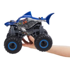 Revell - 24558 RC Monster Truck Big Shark - Revell Control -Spielzeug Aktionen Geschäft 221269 4009803245584 revell controll rc monster truck big shark 04