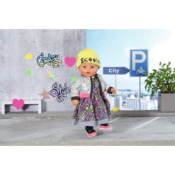 Zapf Creation BABY Born - City Deluxe Style - 43 Cm 7 Zapf Creation BABY Born - City Deluxe Style - 43 Cm -Spielzeug Aktionen Geschäft 232752 4001167830208 baby born deluxe citystyle 06